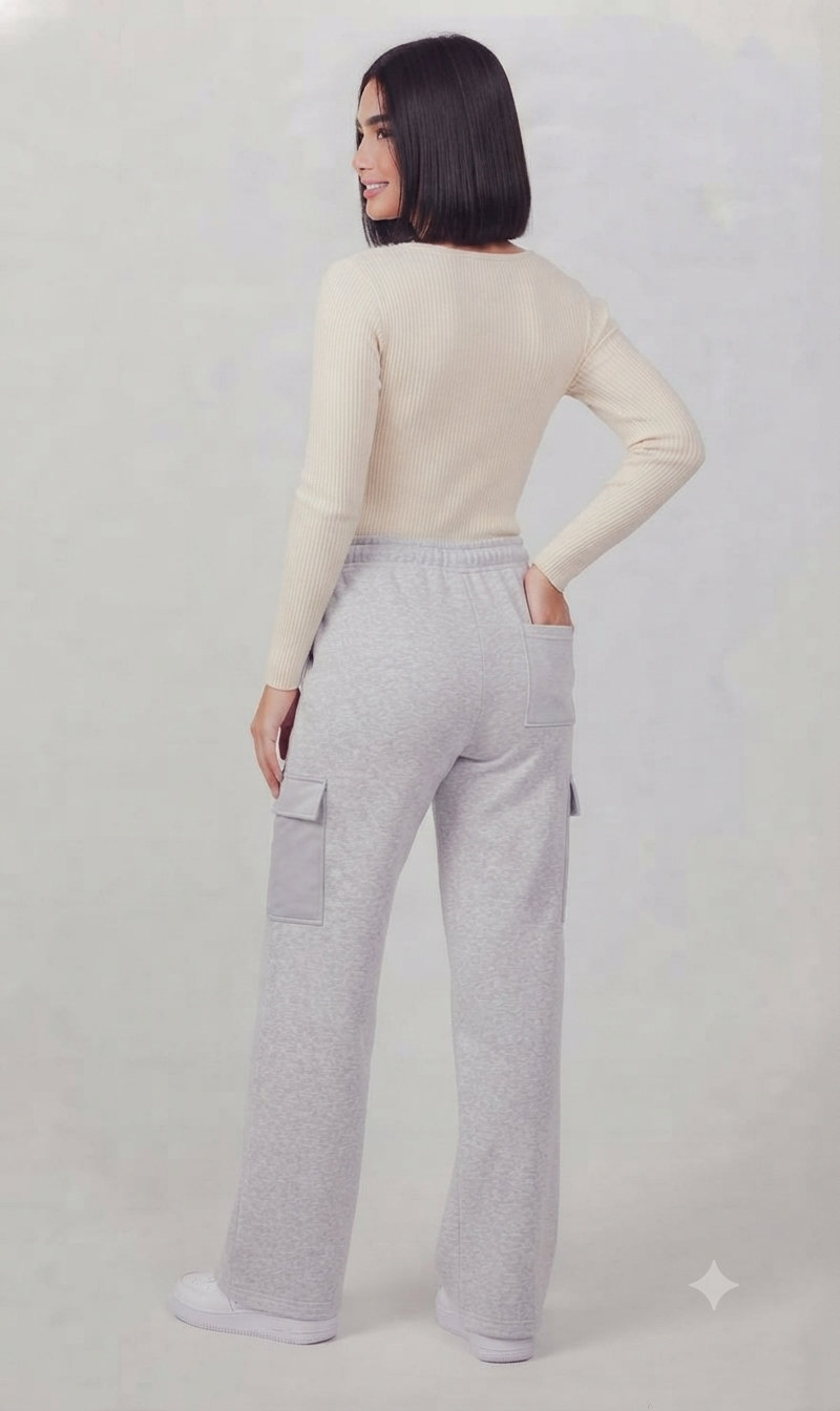 Gray High-Waisted Cargo Sweatpant