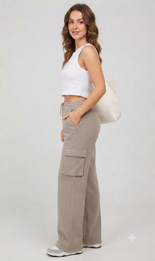 Baige High-Waisted Cargo Sweatpant